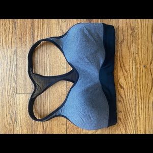 Lululemon sports bra size 8